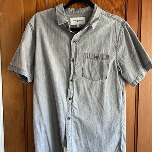 Short sleeve button up